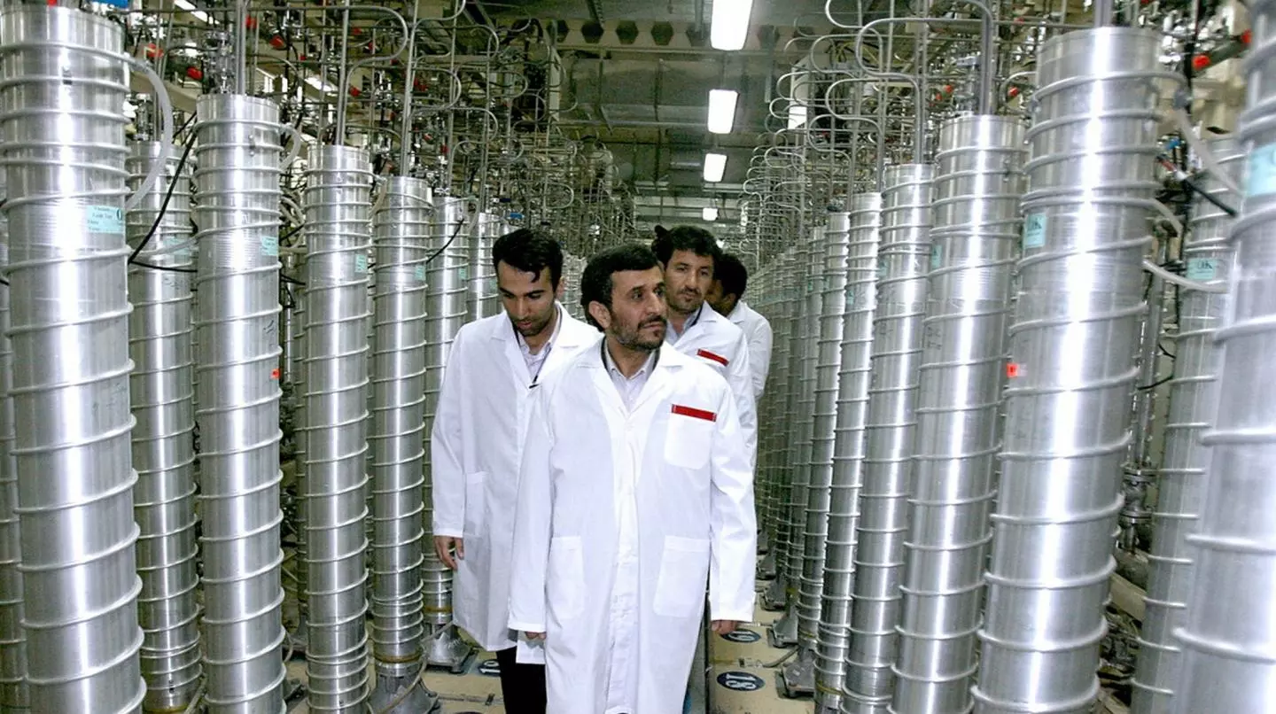 أجهزة الطرد المركزية فى المفاعلات الإيرانية