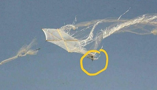 الطائرة الورقية تصطاد طائرة التصوير الإسرائيلية