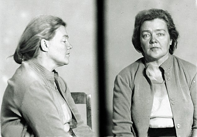 صور تحديد هوية أولجا عشيقة بوريس باسترناك والتي التقطت في لوبيانكا خلال فترة سجنها الثانية في عام 1960