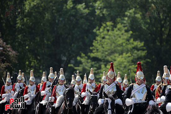 جنود الفرسان فى حفل عيد ميلاد الملكة إليزابيث الثانية