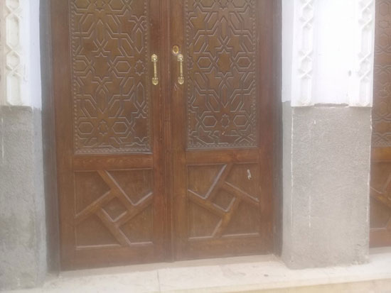  أحد أبواب المسجد