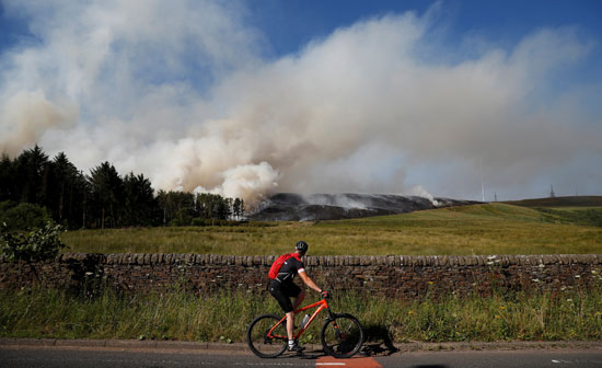 حريق فى مستنقعات وينتر هيل ببريطانيا