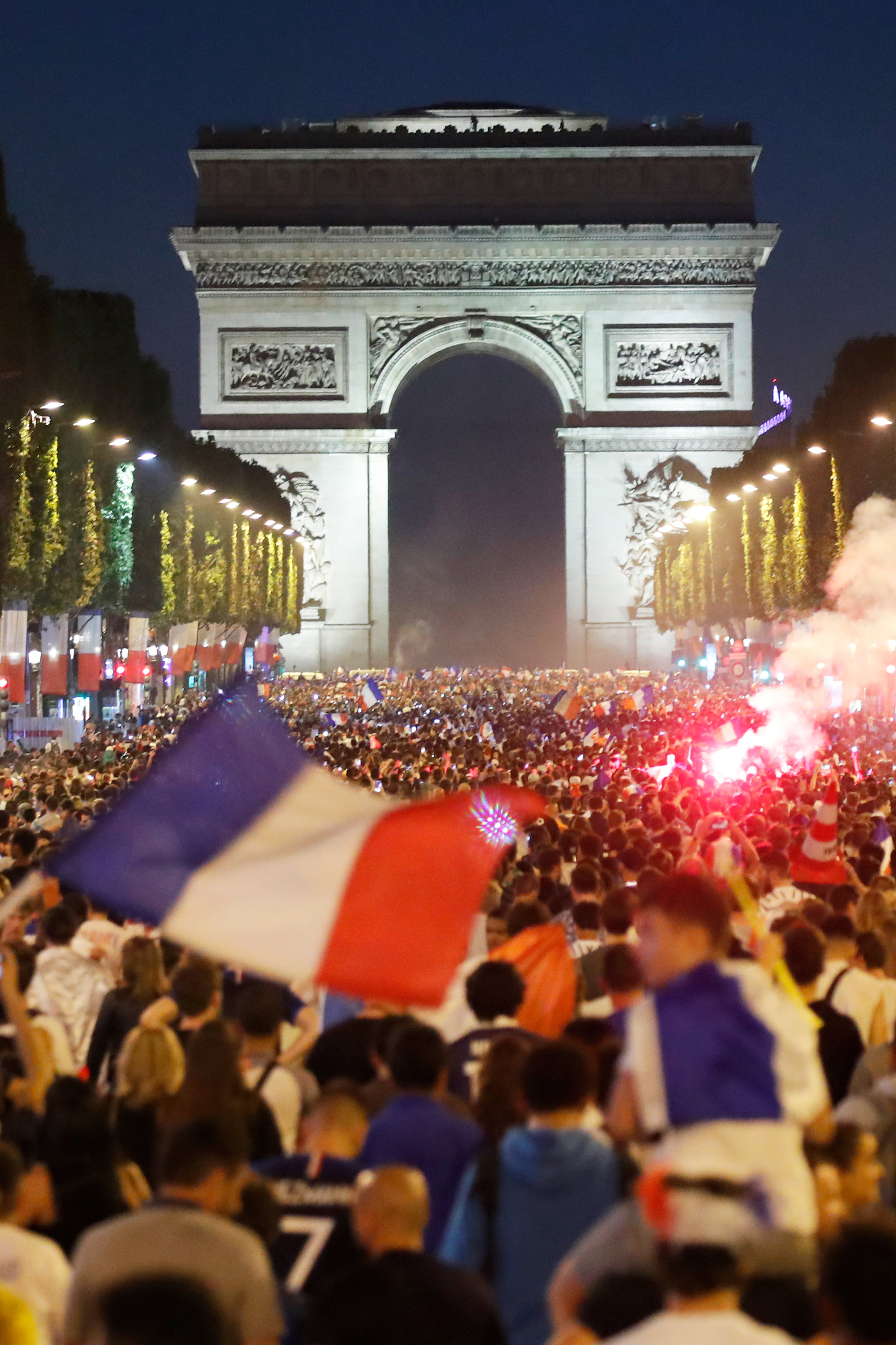 احتفالات المشجعين الفرنسيين 