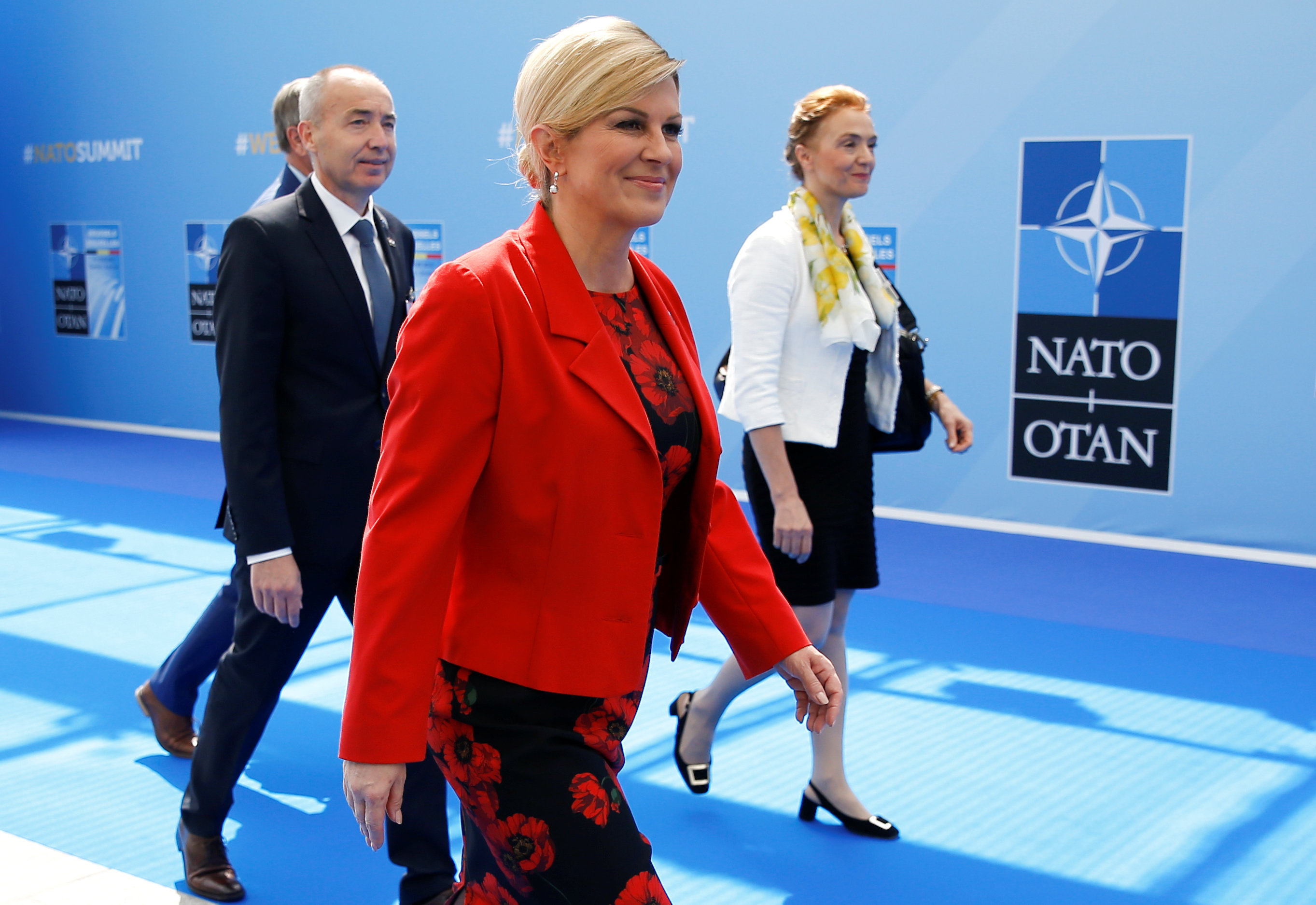 	رئيسة كرواتيا تبدو منتشية بانتصارات المنتخب فى كأس العالم قبل قمة الحلف