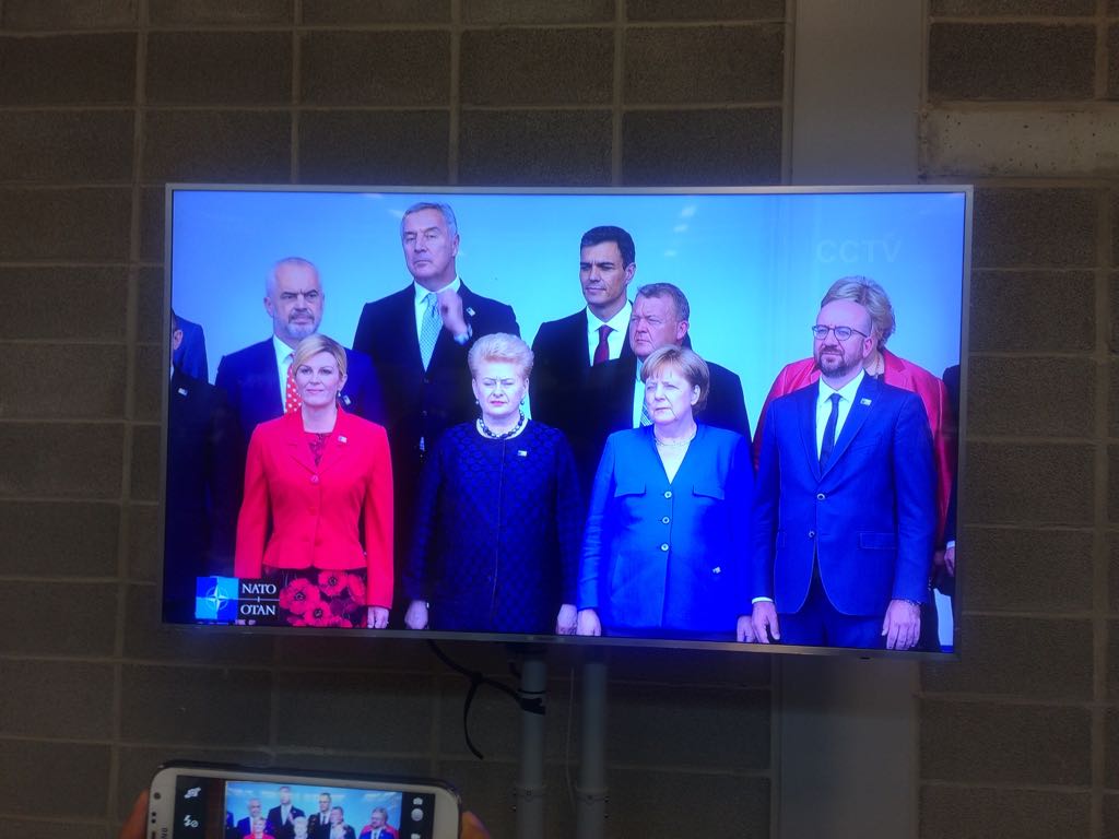 قادة الناتو خلال القمة