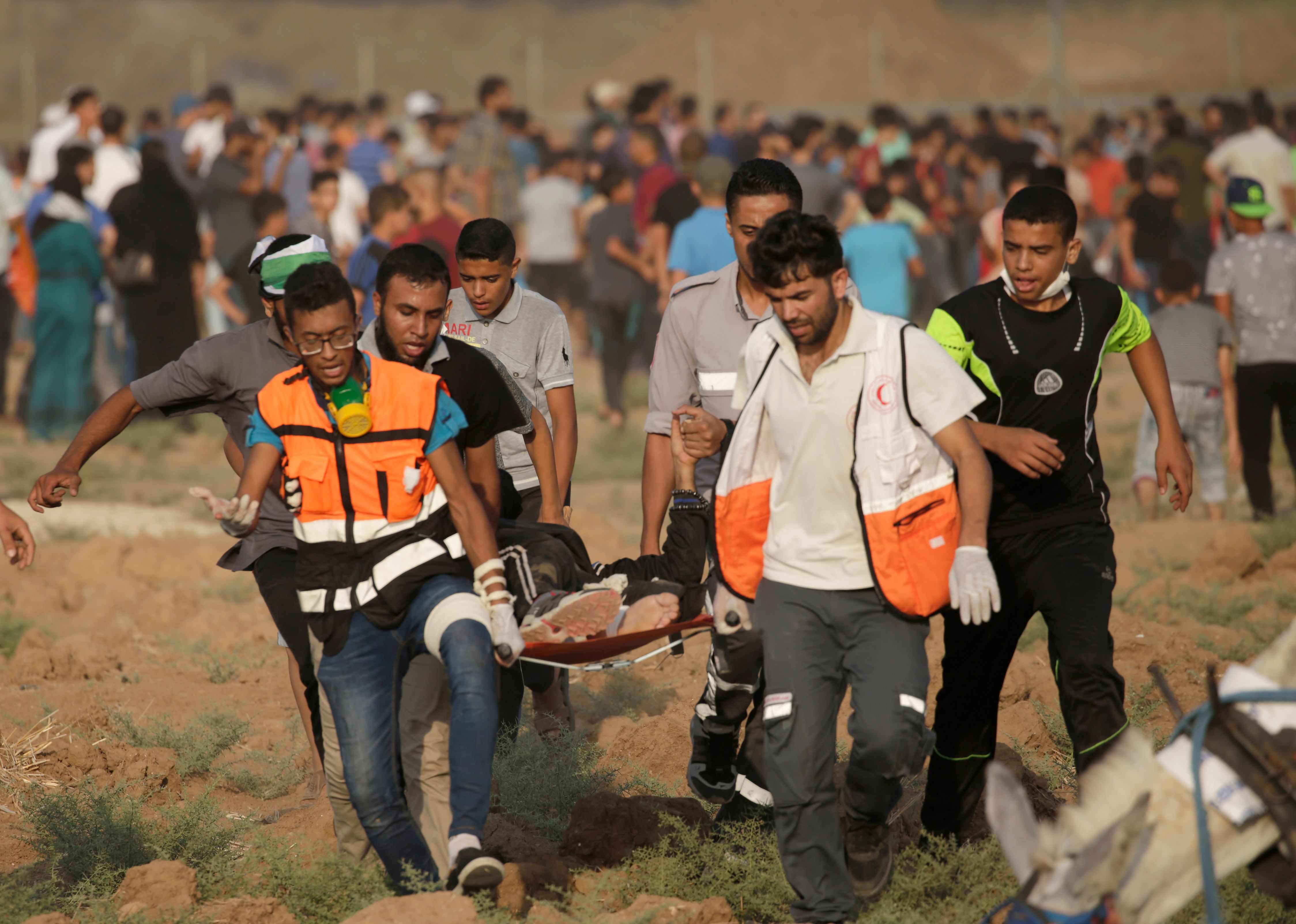 نقل المصابين فى غزة