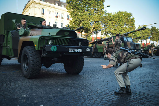جانب من تواجد قوات الأمن الفرنسية 