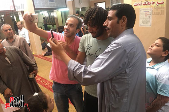 جانب-من-المصليين-و-الننى