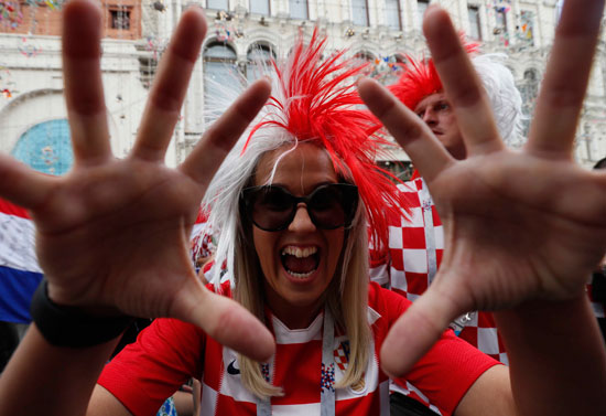 مشجعة لمنتخب كرواتيا