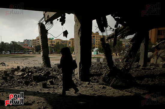 تدمير مبنى فى قصف إسرائيلى على غزة