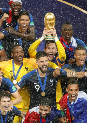 مراسم تتويج منتخب فرنسا بكأس العالم 2018  (3)