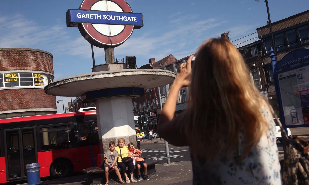 إسم جاريث ساوثجيت على لافتة أحد شوارع لندن
