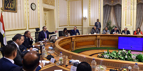 صور رئيس الوزراء يلتقى المتحدثين الرسميين للوزارات (4)