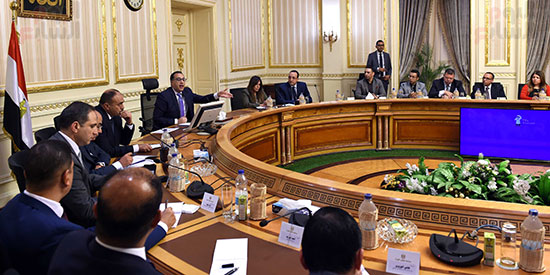 صور رئيس الوزراء يلتقى المتحدثين الرسميين للوزارات (5)