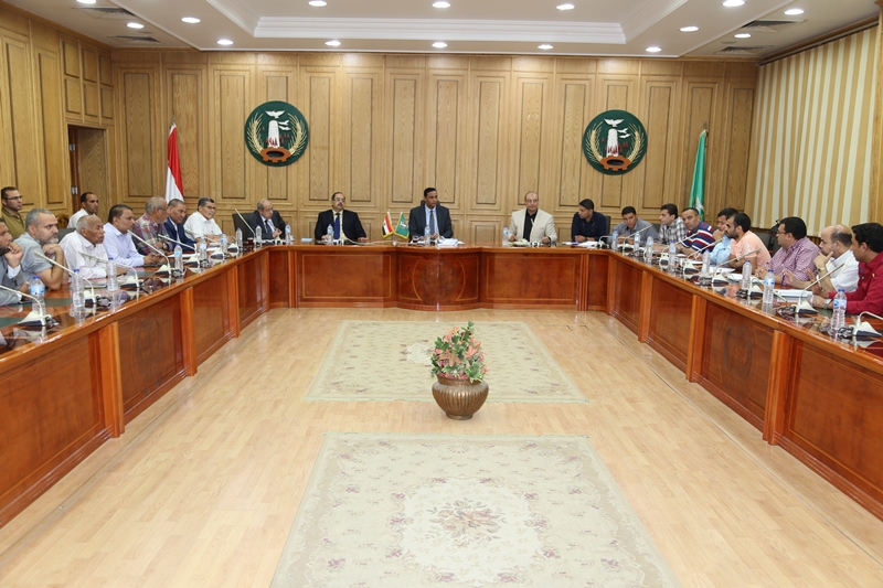 اجتماع سكرتير عام محافظة المنوفة بالمسئولين والمستثمرين بالمنطقة الصناعية بقويسنا (5)