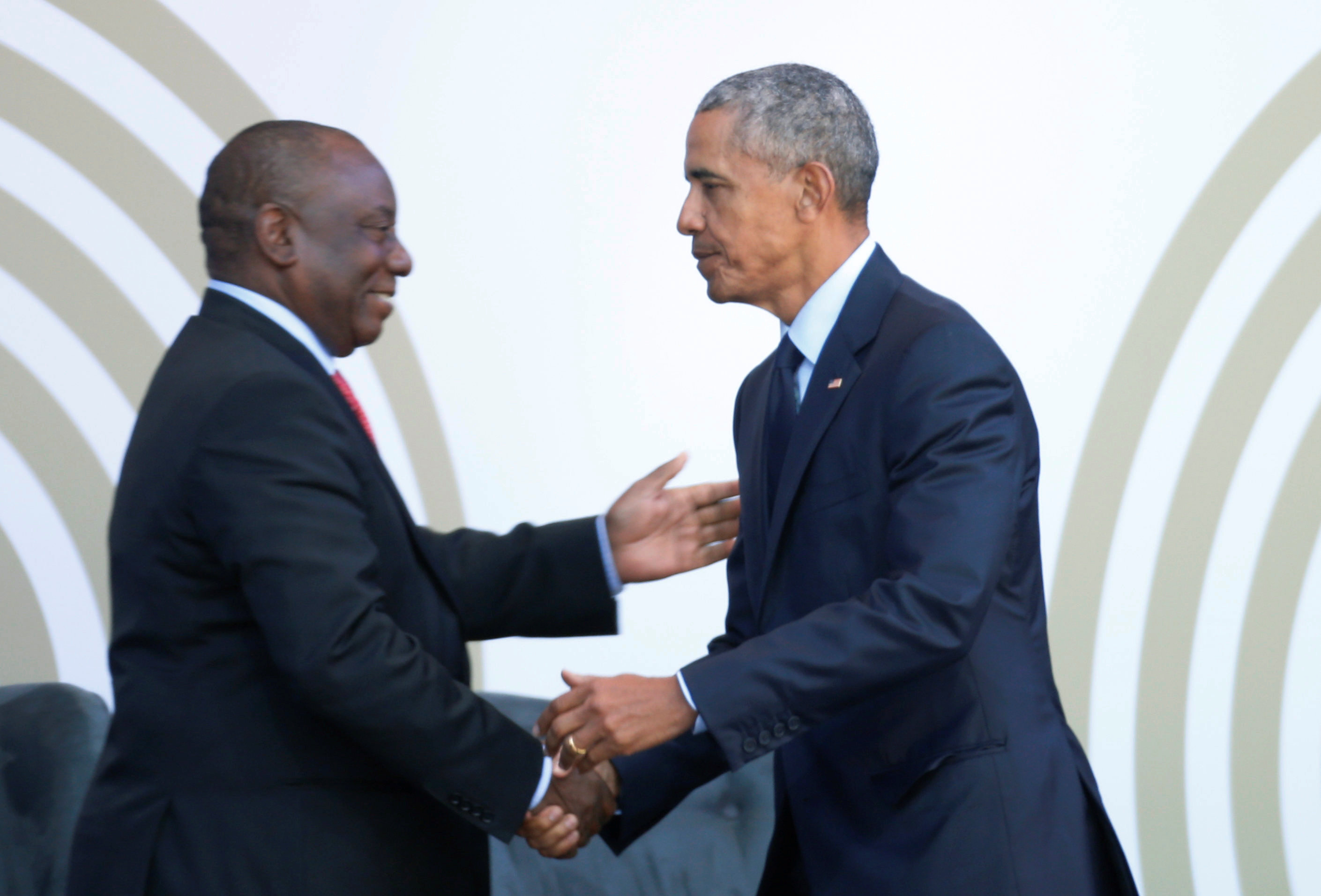 رئيس جنوب إفريقيا فى استقبال أوباما
