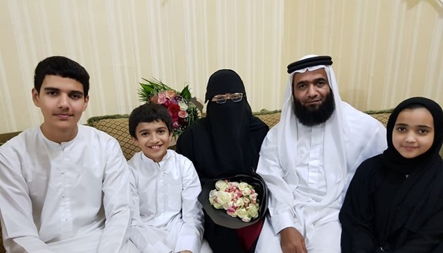 أسرة الطالبة هاجر الأولى على دولة الإمارات 