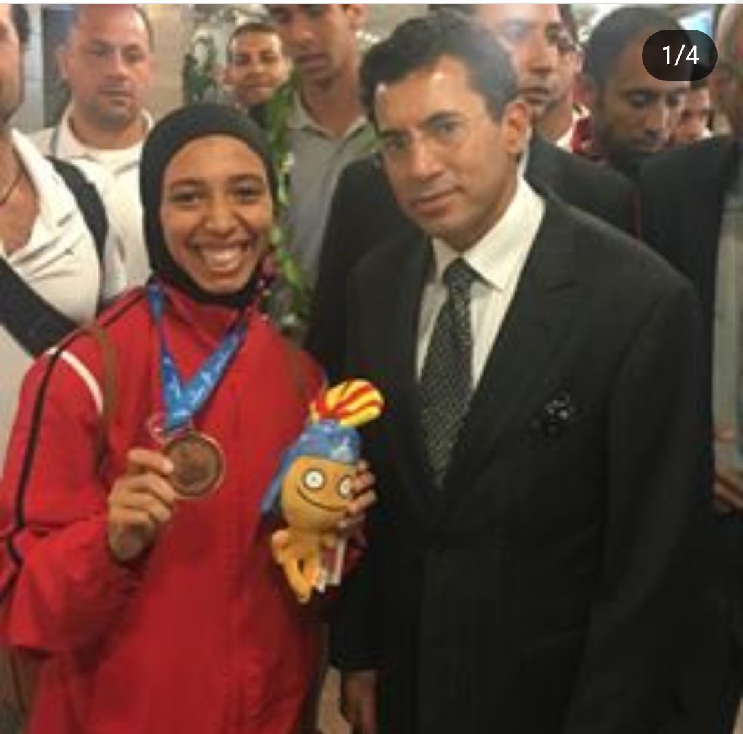 أريج سعيد مع وزير الرياضة أشرف صبحى بعد العودة من البحر المتوسط