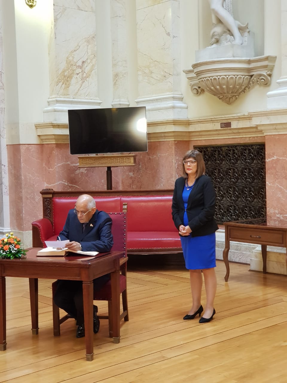  الدكتور على عبد العال رئيس مجلس النواب يزور البرلمان الصربى (4)