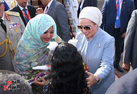 صور الرئيس السيسي يبدأ زيارة رسمية للسودان لمدة يومين (8)