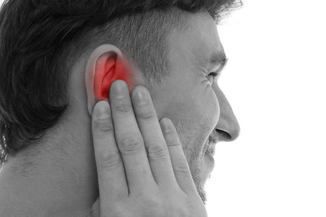 اعراض ثقب الاذن