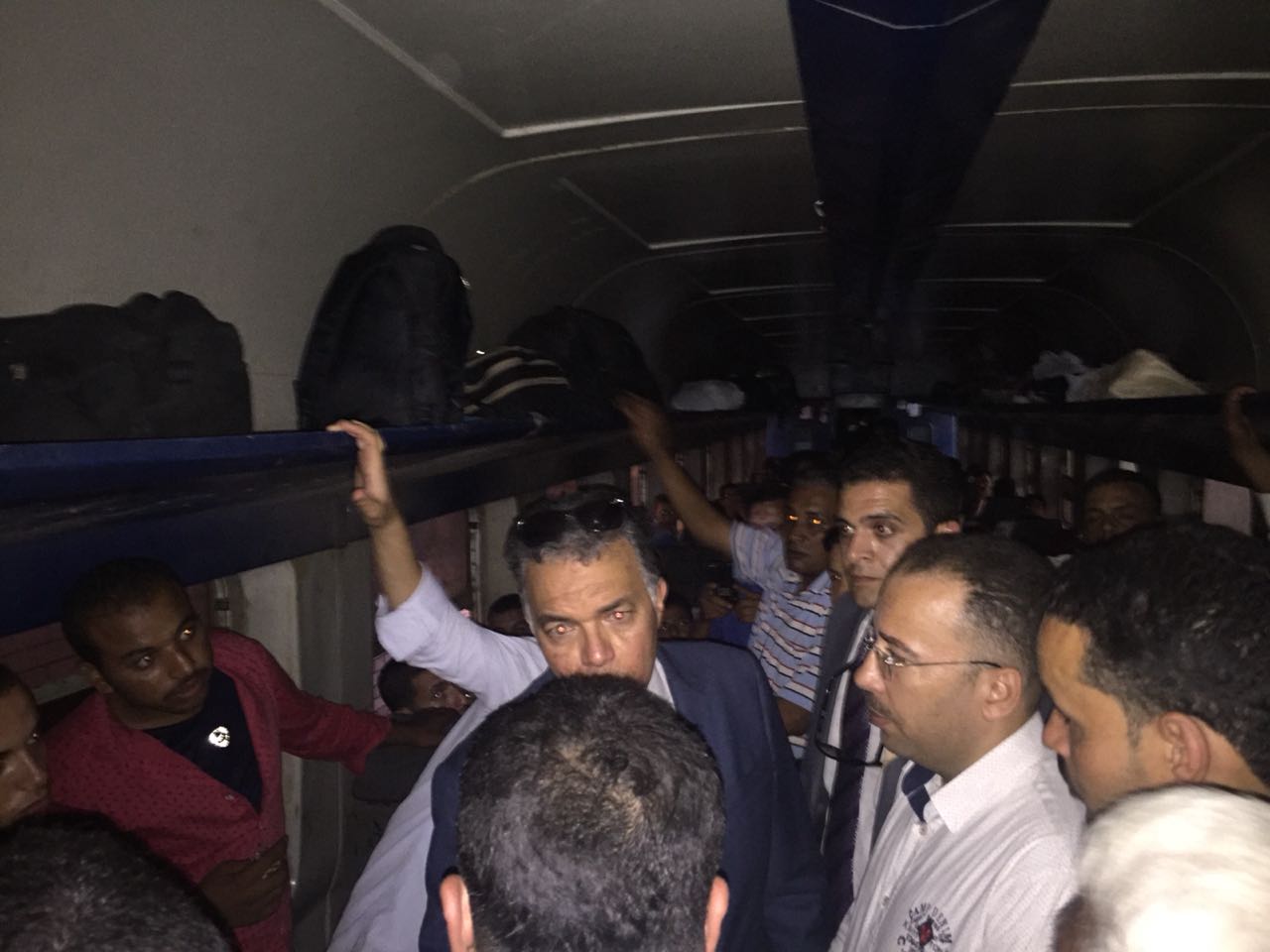جولة وزير النقل بمحطة مصر (7)