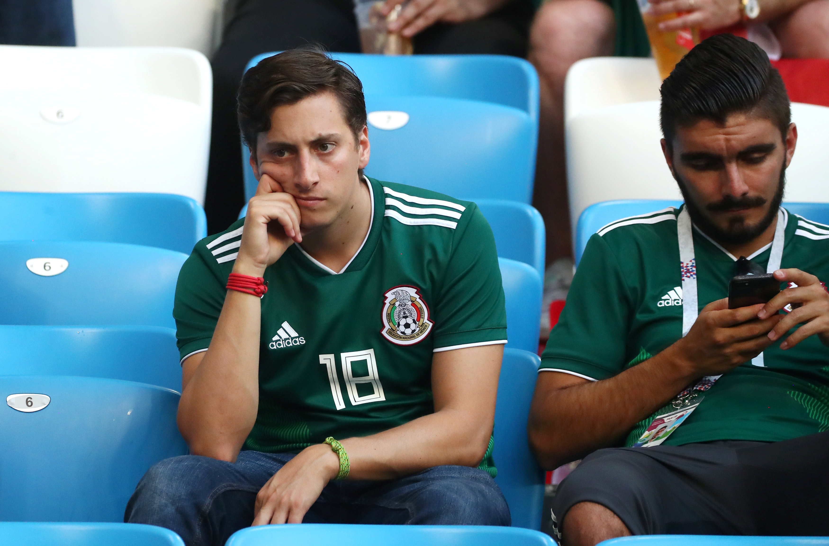 حزن جماهير المكسيك