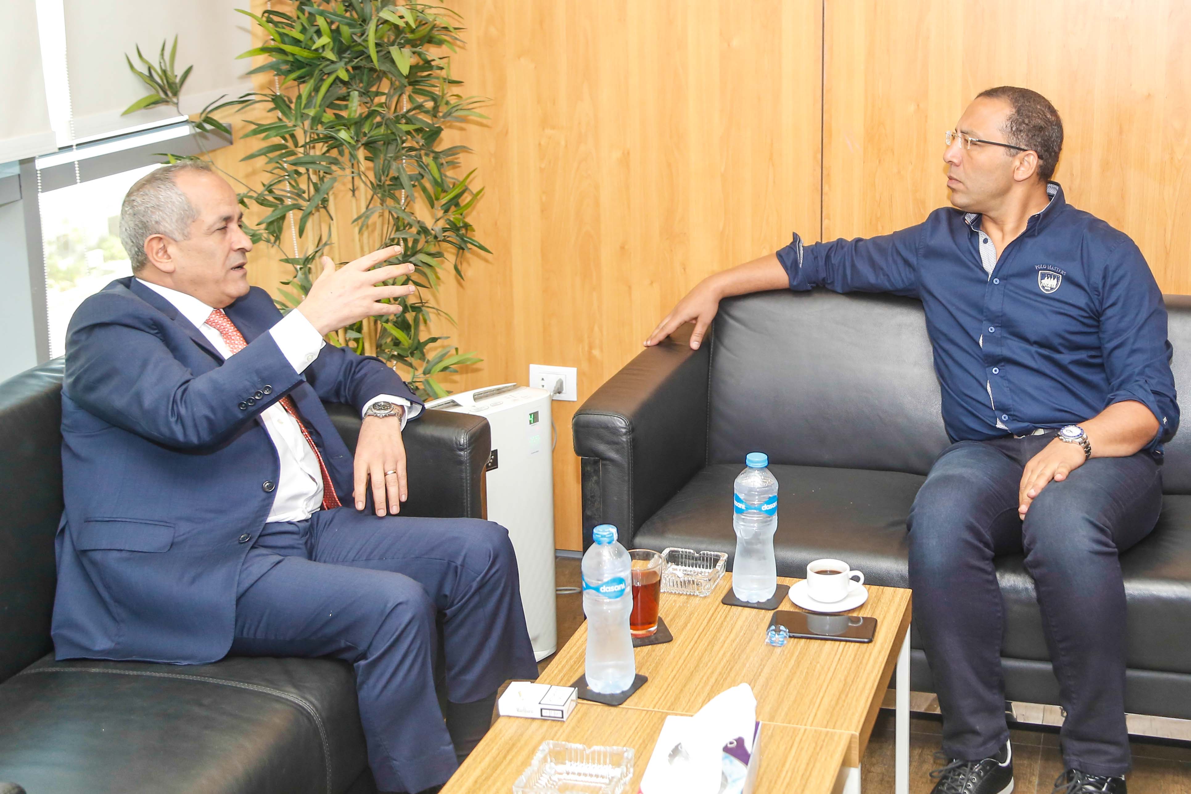رئيس التحرير خالد صلاح فى حديث مع السفير الاردنى بالقاهرة