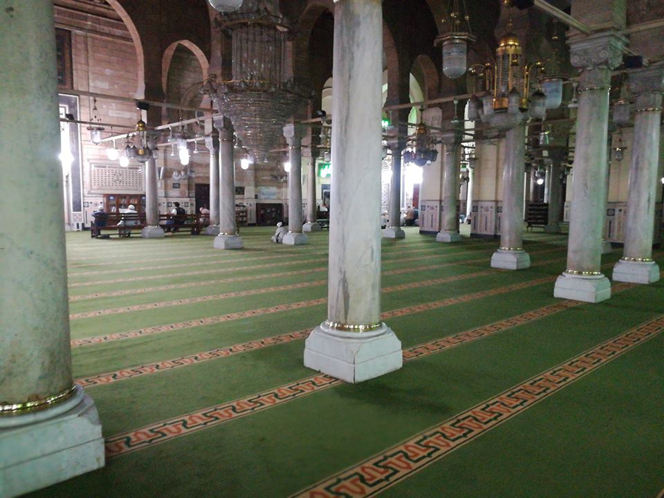صحن مسجد السيدة زينب