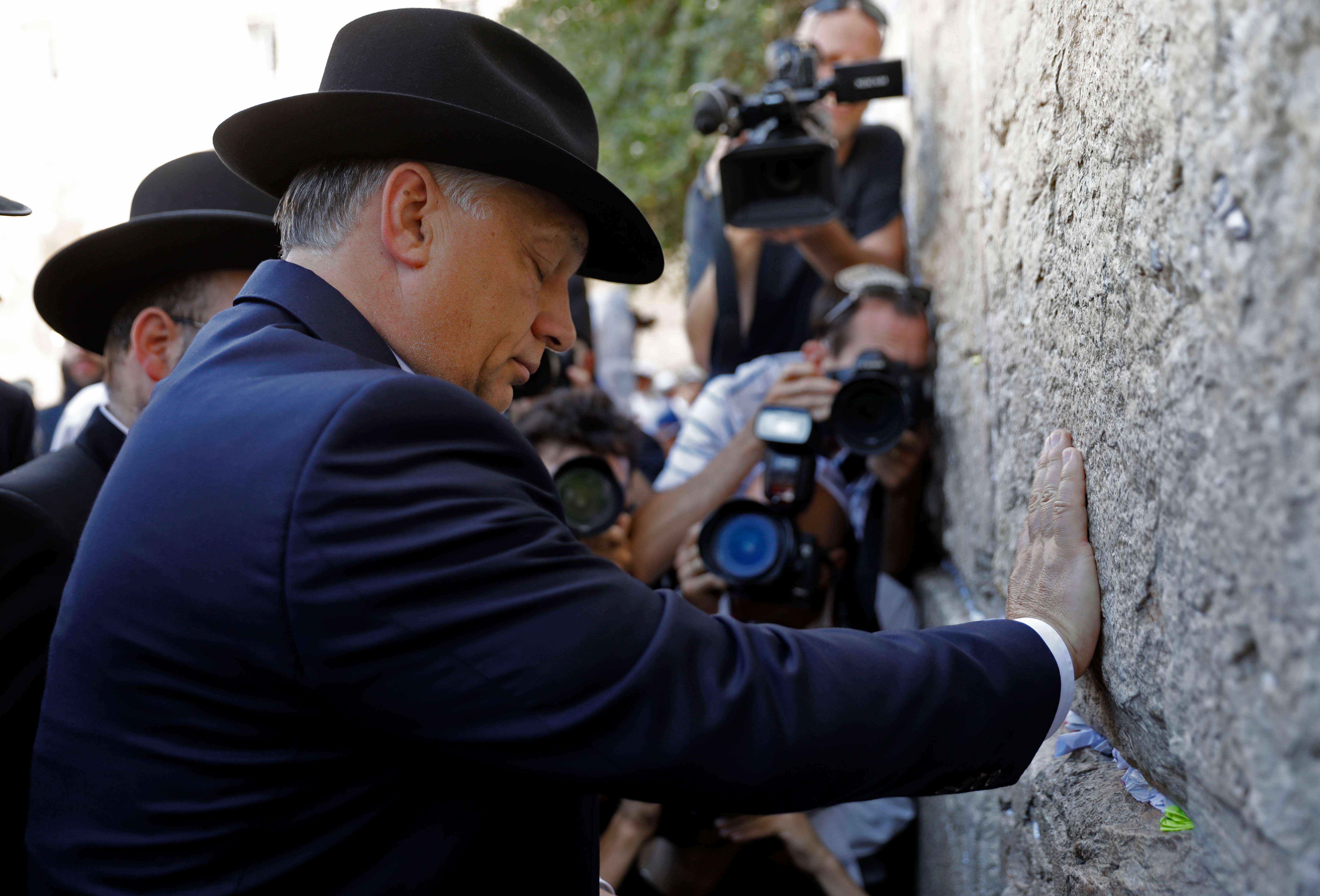 رئيس وزراء المجر يزور حائط البراق فى القدس المحتلة
