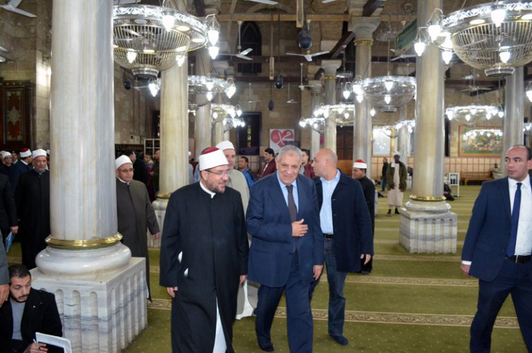 تفقد مسجد الحسين لاعتماد خطة التطوير