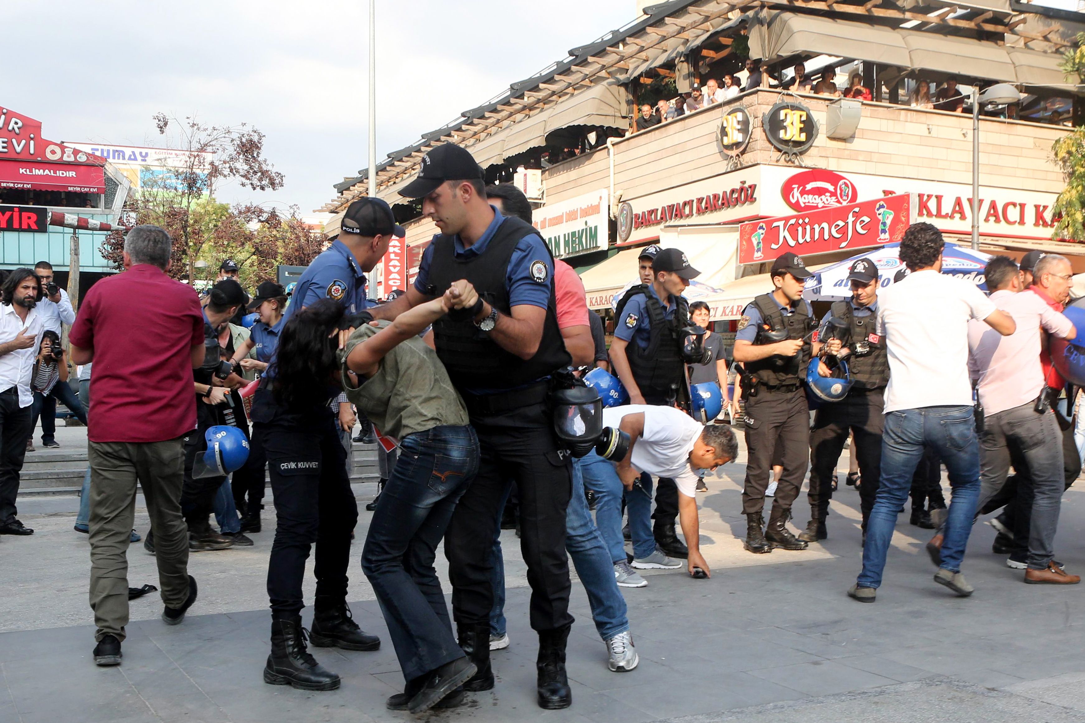 قمع الشرطة التركية