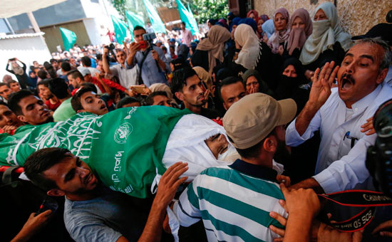 فلسطينيون يشيعون جثمان شهيد حركة حماس 