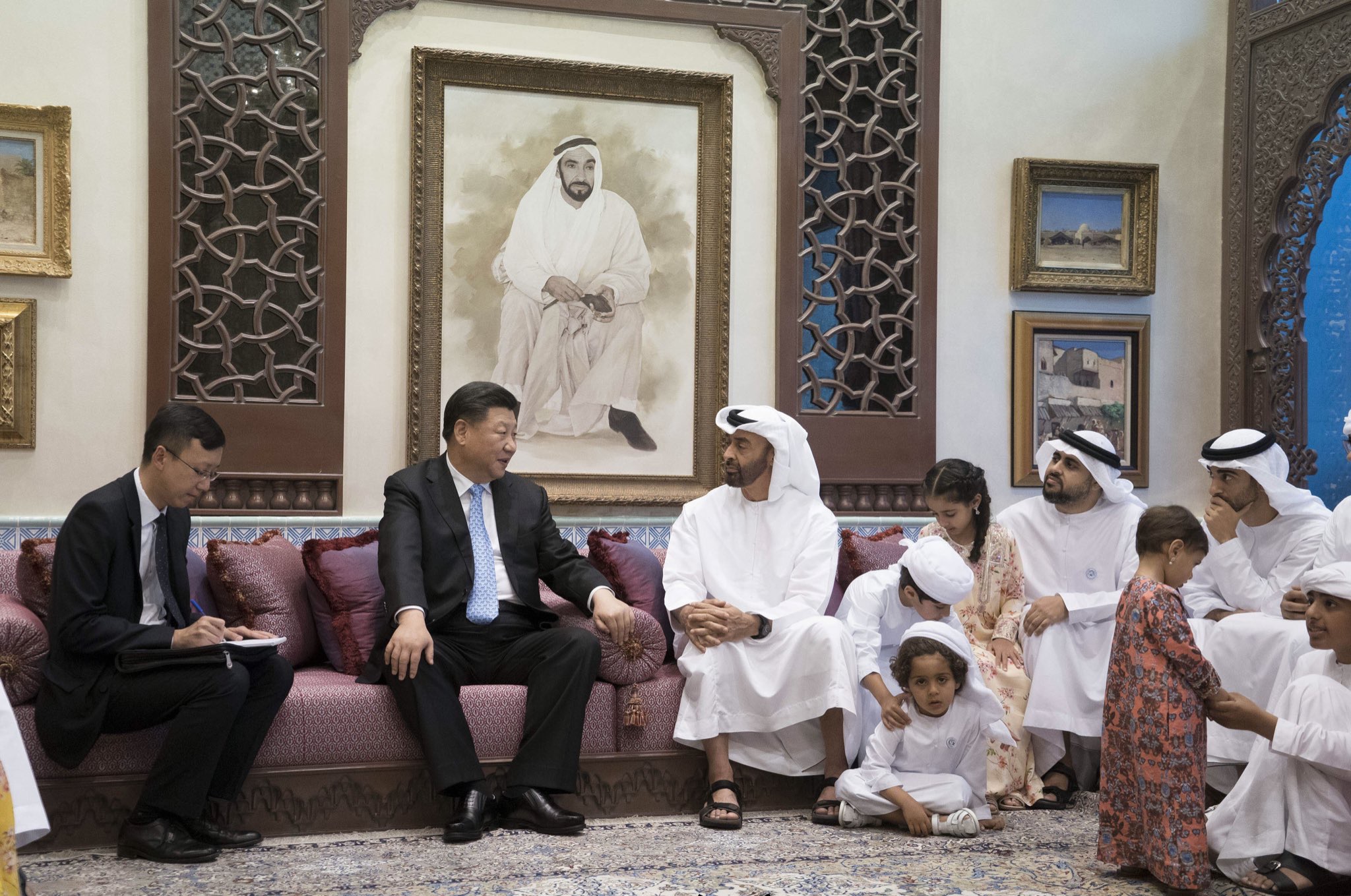 الشيخ محمد بن زايد يقيم مأدبة عشاء للرئيس الصينى 1