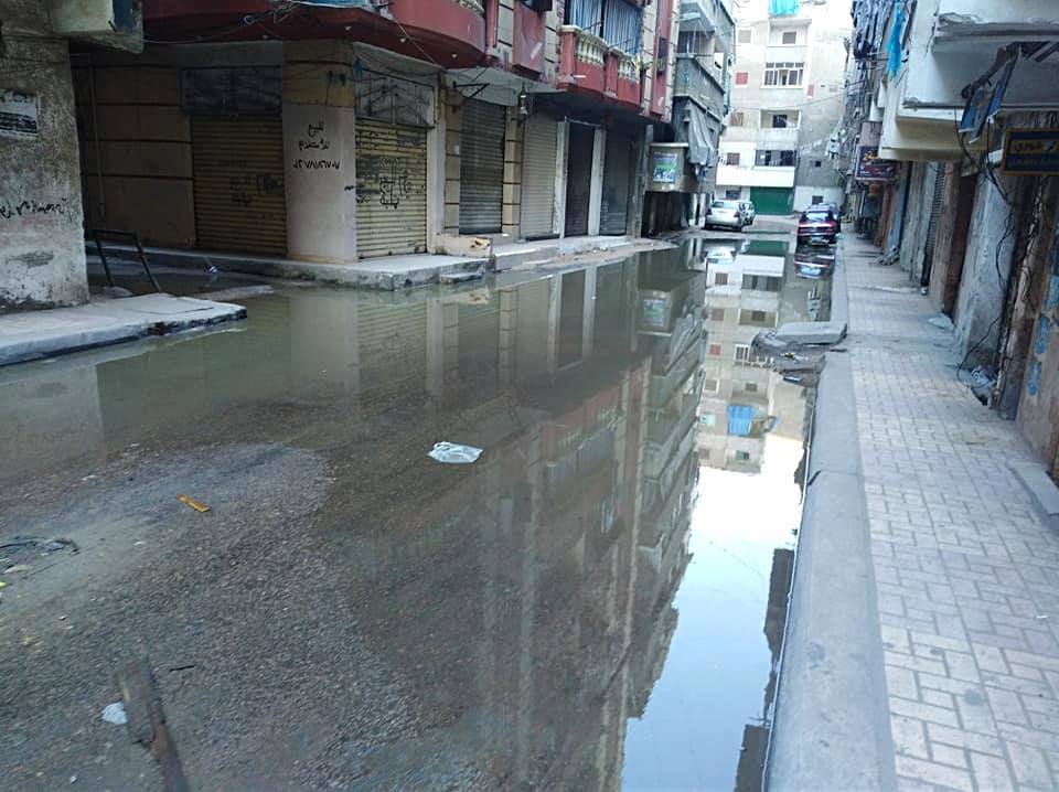 مياه الصرف بشارع مسجد التيار بالإسكندرية  (1)