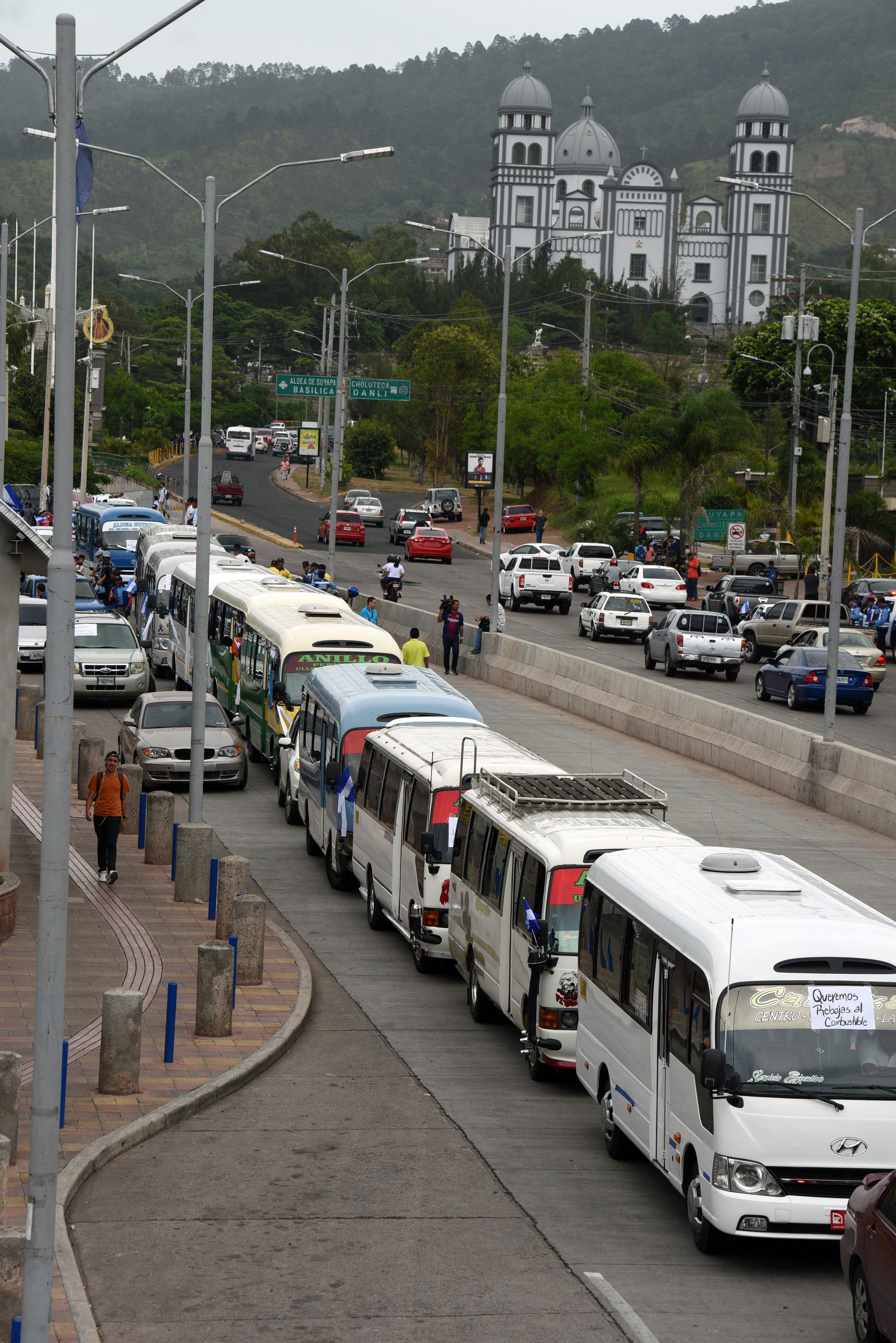 سائقو الشاحنات يغلقون الطرق فى هندوراس