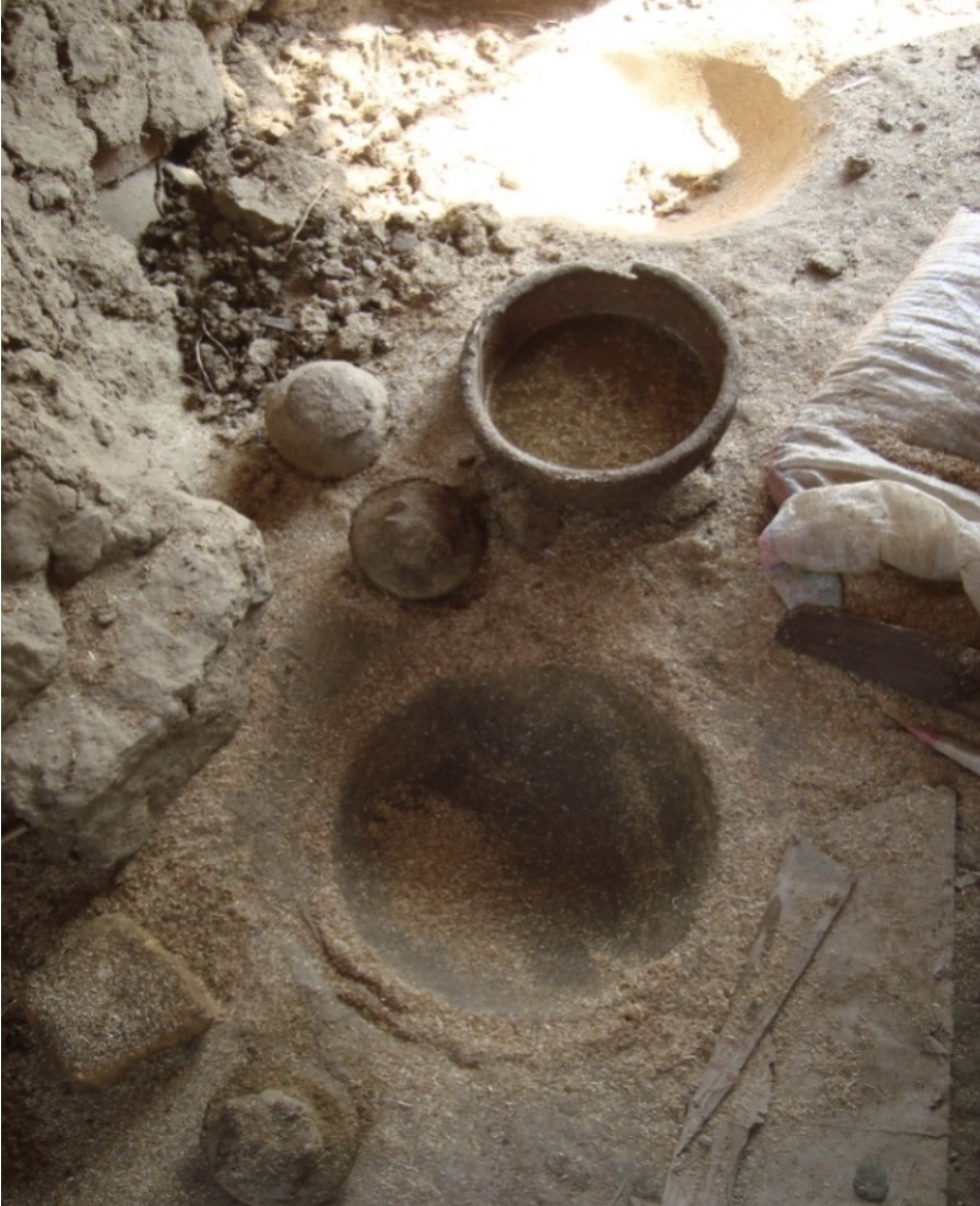 أقدم ورشة لصناعة الفخار فى الدولة القديمة (1)