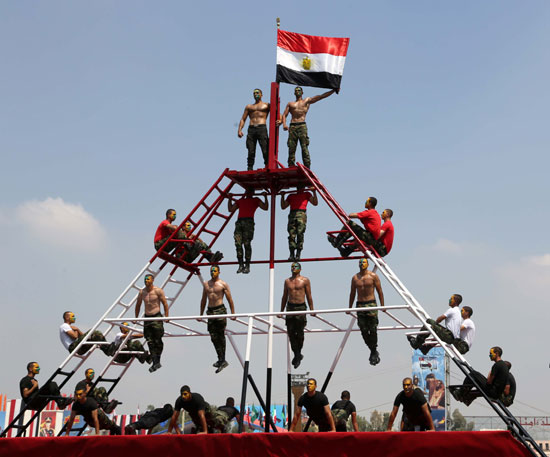 السيسى فى حفل تخرج طلبه الكليات والمعاهد العسكريه (22)