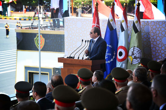 السيسى فى حفل تخرج طلبه الكليات والمعاهد العسكريه (12)