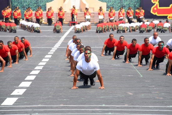 السيسى فى حفل تخرج طلبه الكليات والمعاهد العسكريه (18)