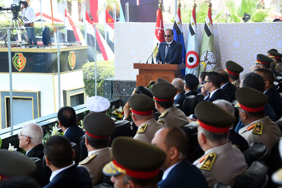 السيسى فى حفل تخرج طلبه الكليات والمعاهد العسكريه (11)