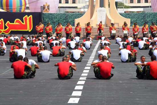 السيسى فى حفل تخرج طلبه الكليات والمعاهد العسكريه (17)