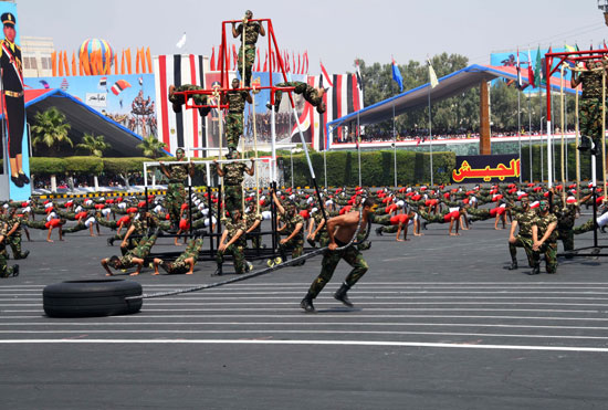 السيسى فى حفل تخرج طلبه الكليات والمعاهد العسكريه (16)