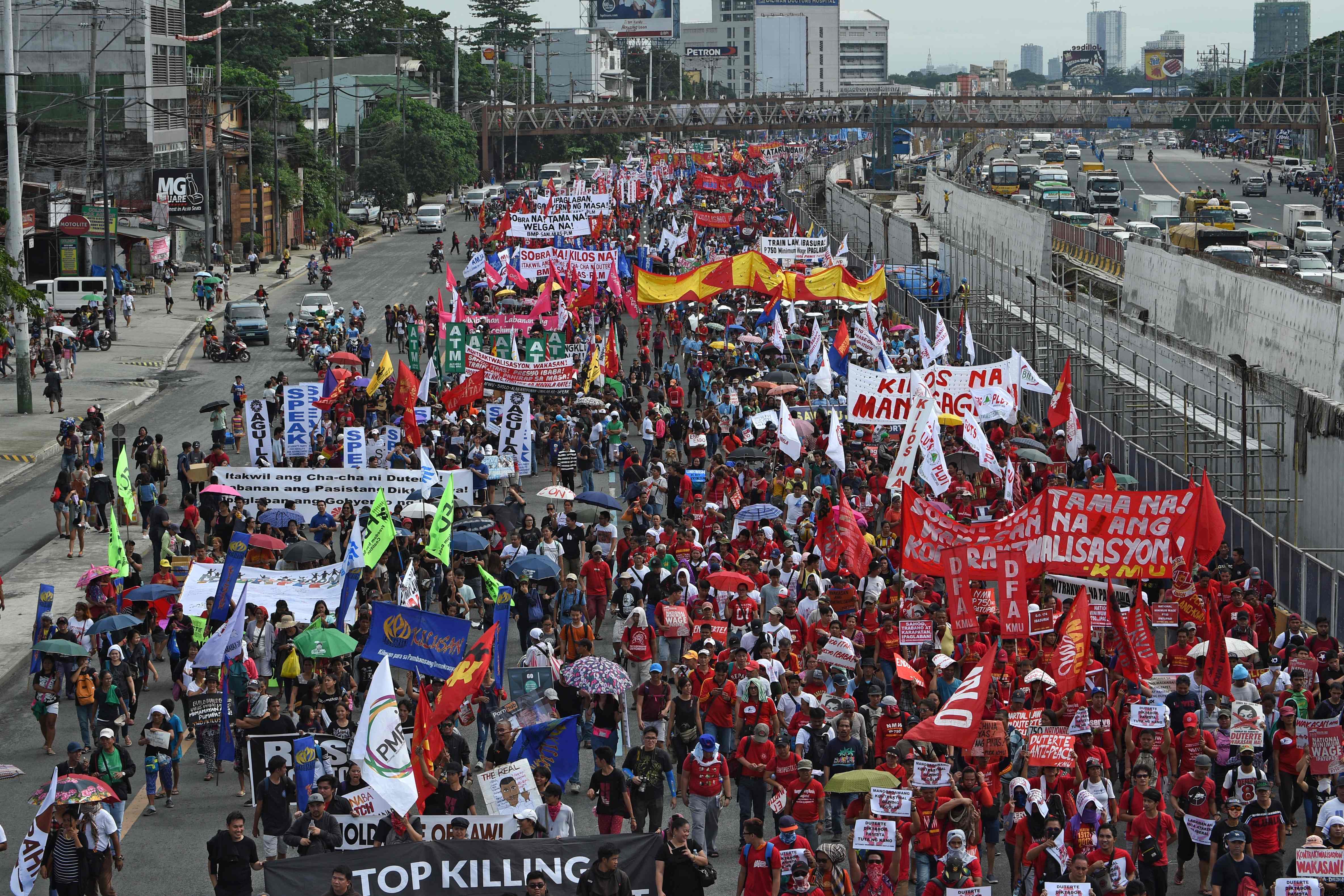 الآلاف يتظاهرون ضد رئيس الفلبين قبل خطابه فى الكونجرس