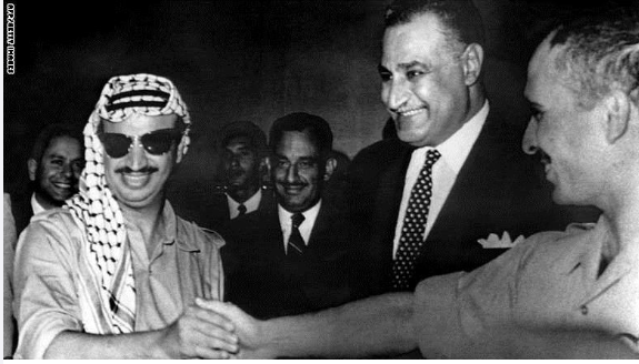 عبد الناصر مع الزعيم الاردنى الملك حسين والرئيس ياسر عرفات