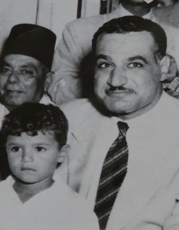 صور نادرة للزعيم جمال عبد الناصر مع عائلته  23744-جمال-عبد-الناصر--(85)