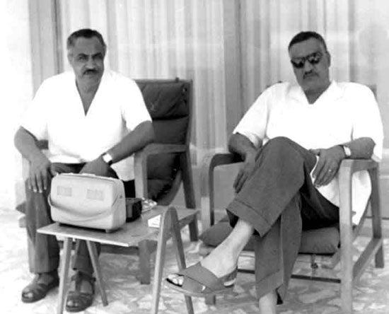 صور نادرة للزعيم جمال عبد الناصر مع عائلته  39150-جمال-عبد-الناصر--(25)