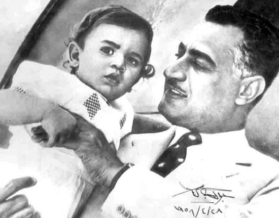 صور نادرة للزعيم جمال عبد الناصر مع عائلته  42652-جمال-عبد-الناصر--(37)