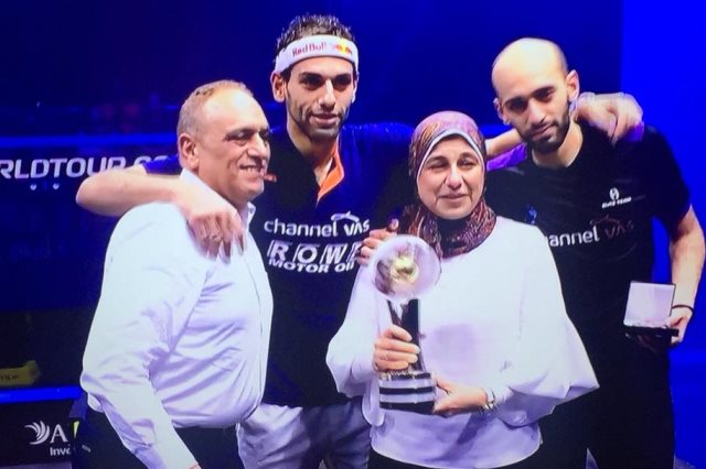 محمد الشوربجى مع عائلته