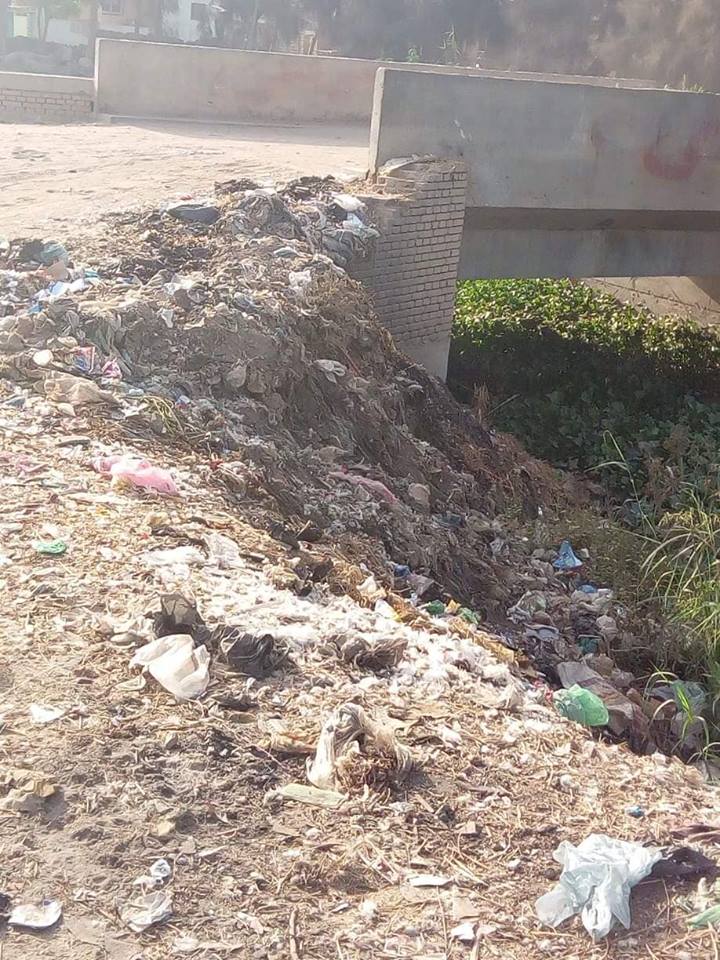 انتشار القمامة بالشوارع